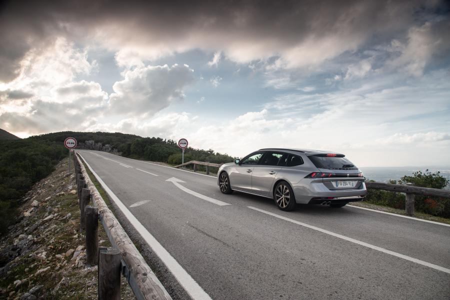  Peugeot 508 SW GT Line 2018 года  (WW) (фото 27 из 43)